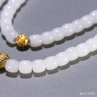 老和田玉108佛珠:珠串凝润,禅韵贯古今